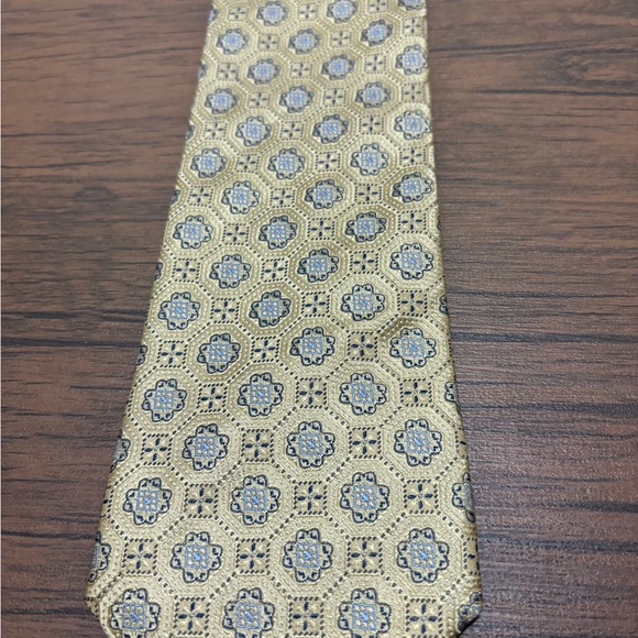 Neiman Marcus Luxury Silk Tie - Picture 2 of 3